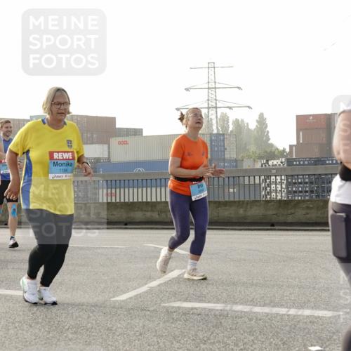 03.10.2026 - Köhlbrandbrückenlauf Michael Burmester http://msf.ph/oto/10768672 03.10.2026 09:27:42 Position 3 3309, 1194, 3249, 3625 meine-sportfotos.de