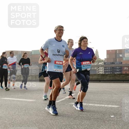 03.10.2026 - Köhlbrandbrückenlauf Michael Burmester http://msf.ph/oto/10768689 03.10.2026 09:27:44 Position 3 37, 2, 3309 meine-sportfotos.de