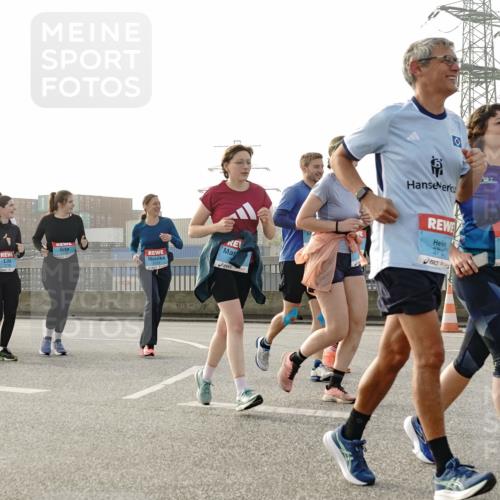 03.10.2026 - Köhlbrandbrückenlauf Michael Burmester http://msf.ph/oto/10768693 03.10.2026 09:27:45 Position 3 1717, 37, 3309 meine-sportfotos.de