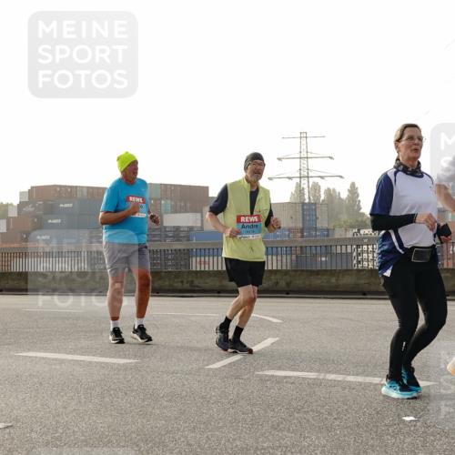 03.10.2026 - Köhlbrandbrückenlauf Michael Burmester http://msf.ph/oto/10768722 03.10.2026 09:27:49 Position 3  meine-sportfotos.de