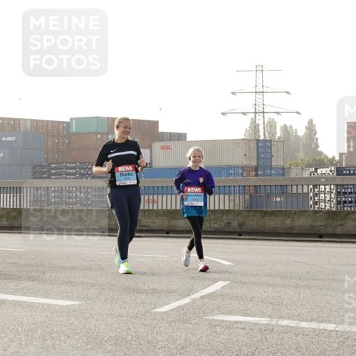 03.10.2026 - Köhlbrandbrückenlauf Michael Burmester http://msf.ph/oto/10768752 03.10.2026 09:28:08 Position 3 3839, 1892, 1893 meine-sportfotos.de