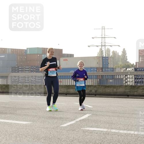 03.10.2026 - Köhlbrandbrückenlauf Michael Burmester http://msf.ph/oto/10768754 03.10.2026 09:28:08 Position 3 839, 1892, 1893 meine-sportfotos.de