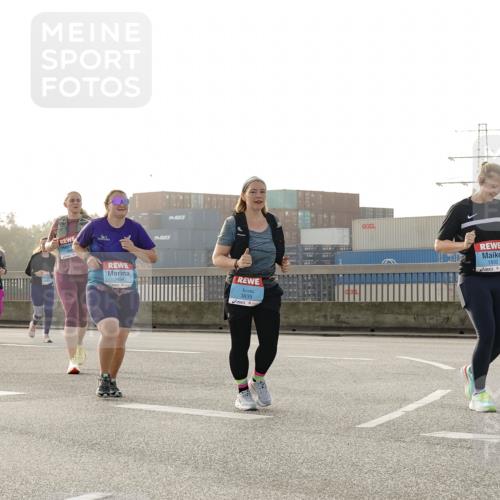 03.10.2026 - Köhlbrandbrückenlauf Michael Burmester http://msf.ph/oto/10768764 03.10.2026 09:28:10 Position 3 1995, 3494, 3839, 1892, 1893 meine-sportfotos.de