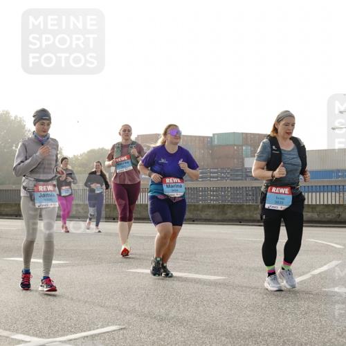 03.10.2026 - Köhlbrandbrückenlauf Michael Burmester http://msf.ph/oto/10768767 03.10.2026 09:28:10 Position 3 1995, 3494, 3839 meine-sportfotos.de