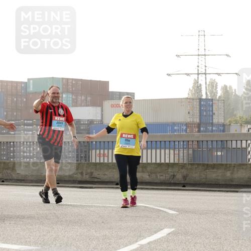 03.10.2026 - Köhlbrandbrückenlauf Michael Burmester http://msf.ph/oto/10768806 03.10.2026 09:28:26 Position 3 1725, 2001, 320, 155556, 4583 meine-sportfotos.de