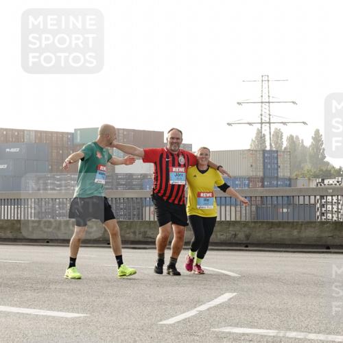 03.10.2026 - Köhlbrandbrückenlauf Michael Burmester http://msf.ph/oto/10768814 03.10.2026 09:28:27 Position 3 3516, 19, 11725 meine-sportfotos.de