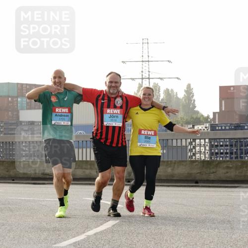 03.10.2026 - Köhlbrandbrückenlauf Michael Burmester http://msf.ph/oto/10768823 03.10.2026 09:28:28 Position 3 1725, 3516, 2001 meine-sportfotos.de