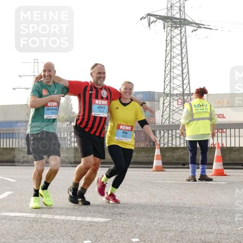 03.10.2026 - Köhlbrandbrückenlauf Michael Burmester http://msf.ph/oto/10768837 03.10.2026 09:28:30 Position 3 1725, 3516, 2001 meine-sportfotos.de