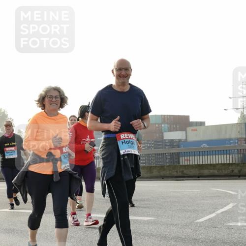 03.10.2026 - Köhlbrandbrückenlauf Michael Burmester http://msf.ph/oto/10768842 03.10.2026 09:28:32 Position 3 3288 meine-sportfotos.de
