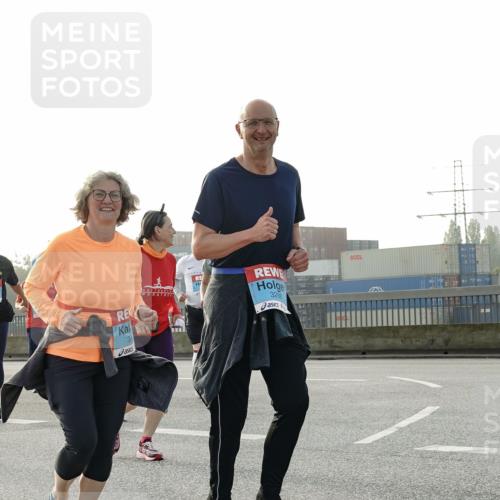 03.10.2026 - Köhlbrandbrückenlauf Michael Burmester http://msf.ph/oto/10768845 03.10.2026 09:28:32 Position 3 3288 meine-sportfotos.de