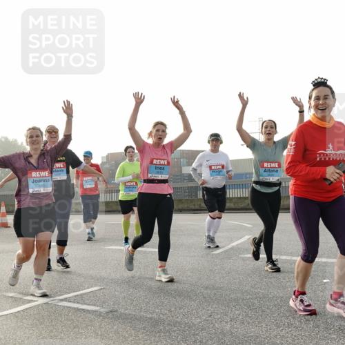 03.10.2026 - Köhlbrandbrückenlauf Michael Burmester http://msf.ph/oto/10768858 03.10.2026 09:28:34 Position 3 3610, 3665, 00 meine-sportfotos.de