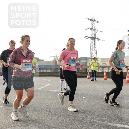 03.10.2026 - Köhlbrandbrückenlauf Michael Burmester http://msf.ph/oto/10768871 03.10.2026 09:28:35 Position 3 3610, 3665 meine-sportfotos.de