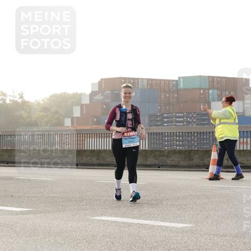 03.10.2026 - Köhlbrandbrückenlauf Michael Burmester http://msf.ph/oto/10769196 03.10.2026 09:29:39 Position 3 1975 meine-sportfotos.de