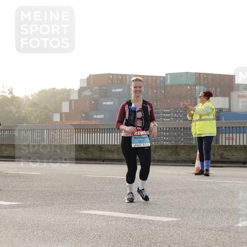 03.10.2026 - Köhlbrandbrückenlauf Michael Burmester http://msf.ph/oto/10769200 03.10.2026 09:29:39 Position 3 1975 meine-sportfotos.de
