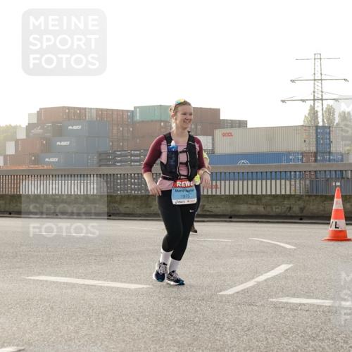 03.10.2026 - Köhlbrandbrückenlauf Michael Burmester http://msf.ph/oto/10769202 03.10.2026 09:29:40 Position 3 00, 1975 meine-sportfotos.de