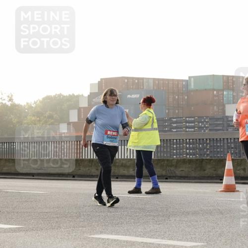 03.10.2026 - Köhlbrandbrückenlauf Michael Burmester http://msf.ph/oto/10769257 03.10.2026 09:31:34 Position 3 19, 3627, 3628 meine-sportfotos.de