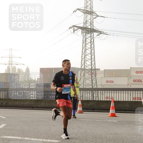 03.10.2026 - Köhlbrandbrückenlauf Michael Burmester http://msf.ph/oto/10769286 03.10.2026 09:09:20 Position 3 1263 meine-sportfotos.de