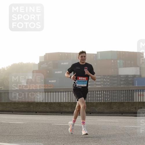 03.10.2026 - Köhlbrandbrückenlauf Michael Burmester http://msf.ph/oto/10769293 03.10.2026 09:09:48 Position 3 1773 meine-sportfotos.de
