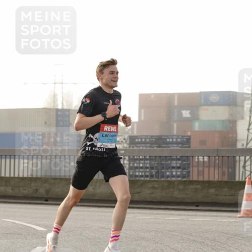 03.10.2026 - Köhlbrandbrückenlauf Michael Burmester http://msf.ph/oto/10769296 03.10.2026 09:09:49 Position 3 1773 meine-sportfotos.de