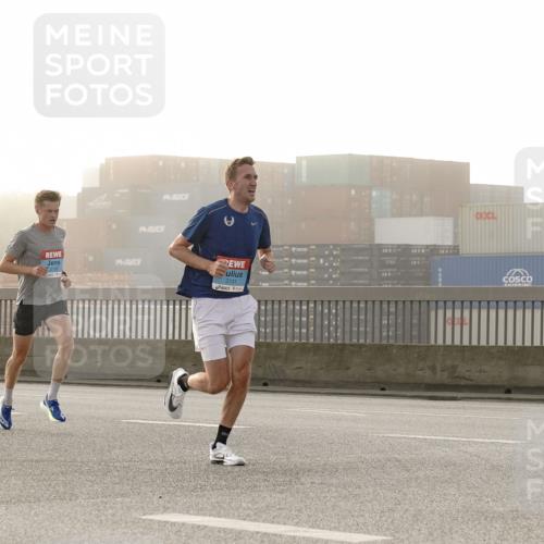 03.10.2026 - Köhlbrandbrückenlauf Michael Burmester http://msf.ph/oto/10769318 03.10.2026 09:10:11 Position 3 16119, 2131, 20 meine-sportfotos.de