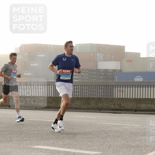 03.10.2026 - Köhlbrandbrückenlauf Michael Burmester http://msf.ph/oto/10769320 03.10.2026 09:10:11 Position 3 2131 meine-sportfotos.de