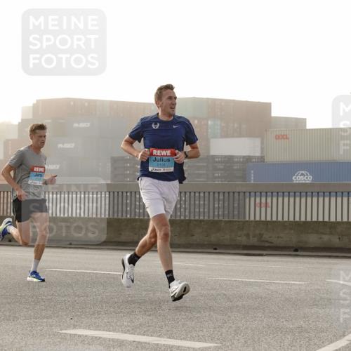 03.10.2026 - Köhlbrandbrückenlauf Michael Burmester http://msf.ph/oto/10769321 03.10.2026 09:10:11 Position 3 2131 meine-sportfotos.de