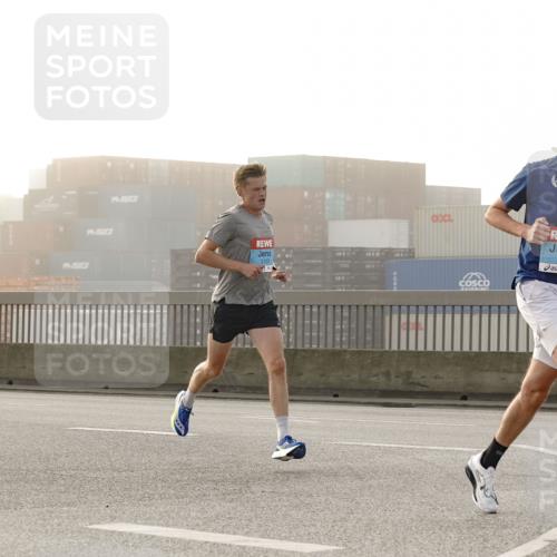 03.10.2026 - Köhlbrandbrückenlauf Michael Burmester http://msf.ph/oto/10769323 03.10.2026 09:10:12 Position 3 2102, 2131 meine-sportfotos.de