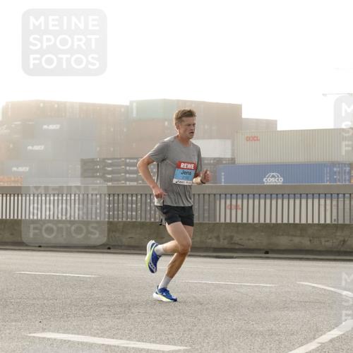 03.10.2026 - Köhlbrandbrückenlauf Michael Burmester http://msf.ph/oto/10769327 03.10.2026 09:10:12 Position 3 2102, 2131 meine-sportfotos.de