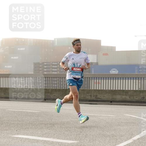 03.10.2026 - Köhlbrandbrückenlauf Michael Burmester http://msf.ph/oto/10769330 03.10.2026 09:10:20 Position 3 1063 meine-sportfotos.de