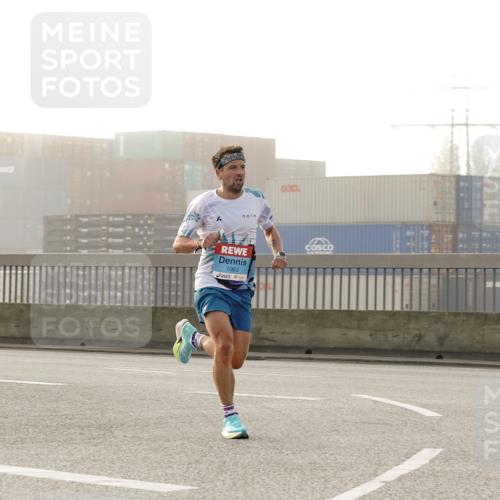 03.10.2026 - Köhlbrandbrückenlauf Michael Burmester http://msf.ph/oto/10769333 03.10.2026 09:10:20 Position 3 1063 meine-sportfotos.de