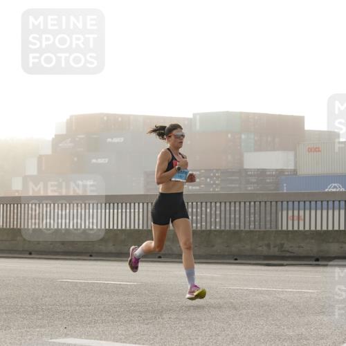 03.10.2026 - Köhlbrandbrückenlauf Michael Burmester http://msf.ph/oto/10769334 03.10.2026 09:10:33 Position 3 1324, 1467 meine-sportfotos.de