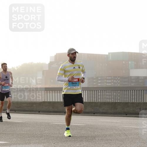 03.10.2026 - Köhlbrandbrückenlauf Michael Burmester http://msf.ph/oto/10769347 03.10.2026 09:10:43 Position 3 11599, 2120 meine-sportfotos.de
