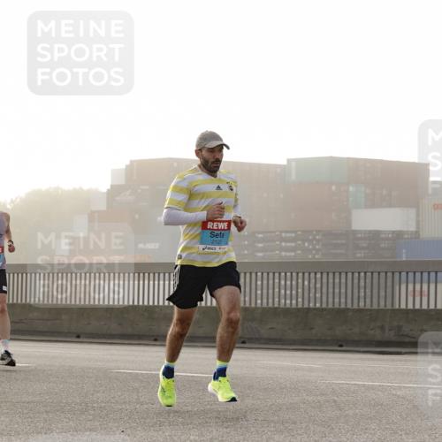03.10.2026 - Köhlbrandbrückenlauf Michael Burmester http://msf.ph/oto/10769350 03.10.2026 09:10:43 Position 3 2120, 11599 meine-sportfotos.de