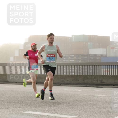 03.10.2026 - Köhlbrandbrückenlauf Michael Burmester http://msf.ph/oto/10769375 03.10.2026 09:10:50 Position 3 3823, 2109 meine-sportfotos.de