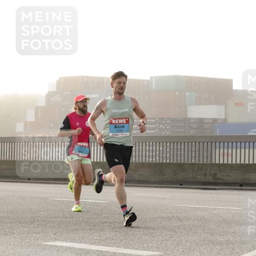 03.10.2026 - Köhlbrandbrückenlauf Michael Burmester http://msf.ph/oto/10769376 03.10.2026 09:10:50 Position 3 3823, 2109 meine-sportfotos.de