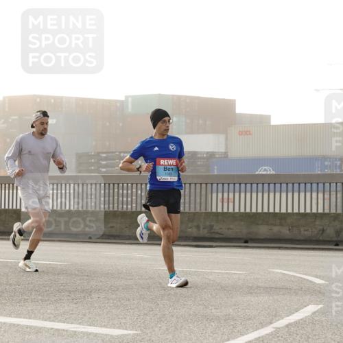 03.10.2026 - Köhlbrandbrückenlauf Michael Burmester http://msf.ph/oto/10769385 03.10.2026 09:11:03 Position 3 1083 meine-sportfotos.de
