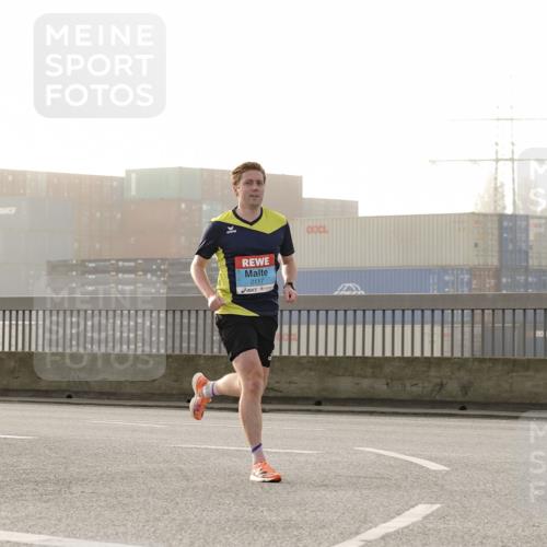 03.10.2026 - Köhlbrandbrückenlauf Michael Burmester http://msf.ph/oto/10769397 03.10.2026 09:11:05 Position 3 2117 meine-sportfotos.de