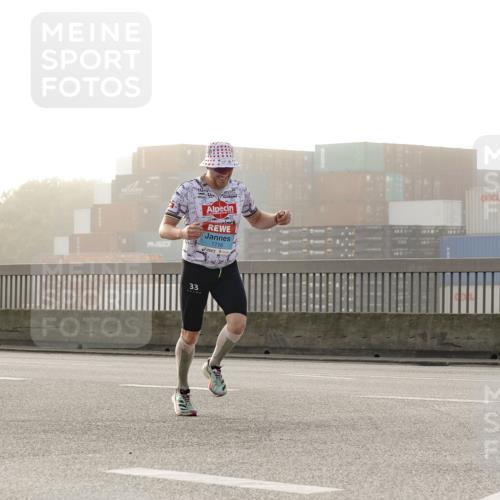 03.10.2026 - Köhlbrandbrückenlauf Michael Burmester http://msf.ph/oto/10769400 03.10.2026 09:11:08 Position 3 33, 1716 meine-sportfotos.de
