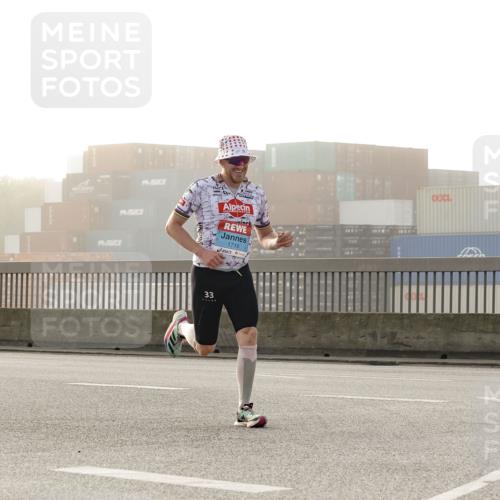 03.10.2026 - Köhlbrandbrückenlauf Michael Burmester http://msf.ph/oto/10769404 03.10.2026 09:11:08 Position 3 33, 1716 meine-sportfotos.de