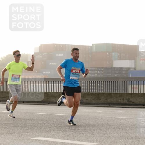 03.10.2026 - Köhlbrandbrückenlauf Michael Burmester http://msf.ph/oto/10769409 03.10.2026 09:11:14 Position 3 4, 2116, 1310 meine-sportfotos.de