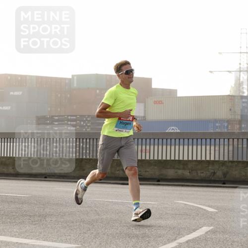 03.10.2026 - Köhlbrandbrückenlauf Michael Burmester http://msf.ph/oto/10769414 03.10.2026 09:11:16 Position 3 1310 meine-sportfotos.de