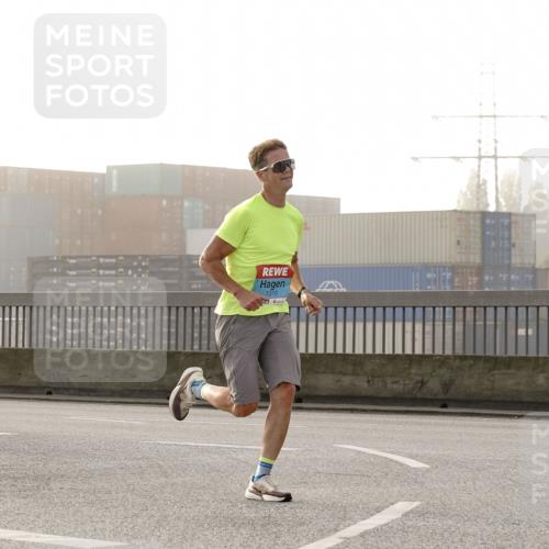 03.10.2026 - Köhlbrandbrückenlauf Michael Burmester http://msf.ph/oto/10769416 03.10.2026 09:11:16 Position 3 1318, 1310 meine-sportfotos.de