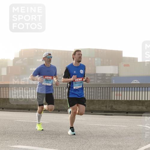 03.10.2026 - Köhlbrandbrückenlauf Michael Burmester http://msf.ph/oto/10769423 03.10.2026 09:11:18 Position 3 2134, 1825 meine-sportfotos.de