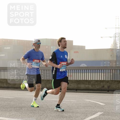 03.10.2026 - Köhlbrandbrückenlauf Michael Burmester http://msf.ph/oto/10769428 03.10.2026 09:11:19 Position 3 2134, 182, 320 meine-sportfotos.de