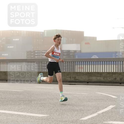 03.10.2026 - Köhlbrandbrückenlauf Michael Burmester http://msf.ph/oto/10769438 03.10.2026 09:11:24 Position 3  meine-sportfotos.de