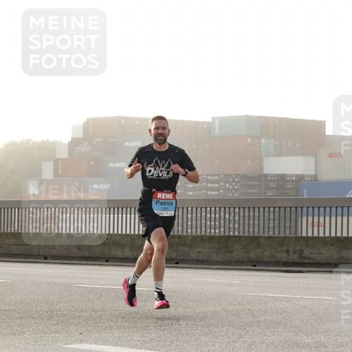 03.10.2026 - Köhlbrandbrückenlauf Michael Burmester http://msf.ph/oto/10769446 03.10.2026 09:11:28 Position 3 6, 66, 1091 meine-sportfotos.de