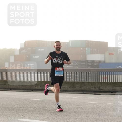 03.10.2026 - Köhlbrandbrückenlauf Michael Burmester http://msf.ph/oto/10769448 03.10.2026 09:11:28 Position 3 6, 66, 1091 meine-sportfotos.de