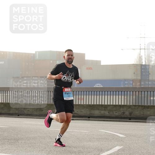 03.10.2026 - Köhlbrandbrückenlauf Michael Burmester http://msf.ph/oto/10769455 03.10.2026 09:11:28 Position 3 6, 6600, 1091 meine-sportfotos.de