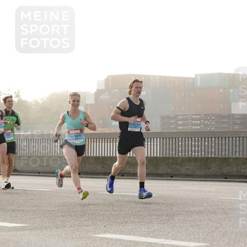 03.10.2026 - Köhlbrandbrückenlauf Michael Burmester http://msf.ph/oto/10769459 03.10.2026 09:11:32 Position 3 2124 meine-sportfotos.de