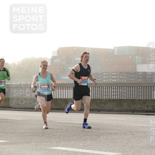 03.10.2026 - Köhlbrandbrückenlauf Michael Burmester http://msf.ph/oto/10769462 03.10.2026 09:11:32 Position 3 2124, 19, 1 meine-sportfotos.de